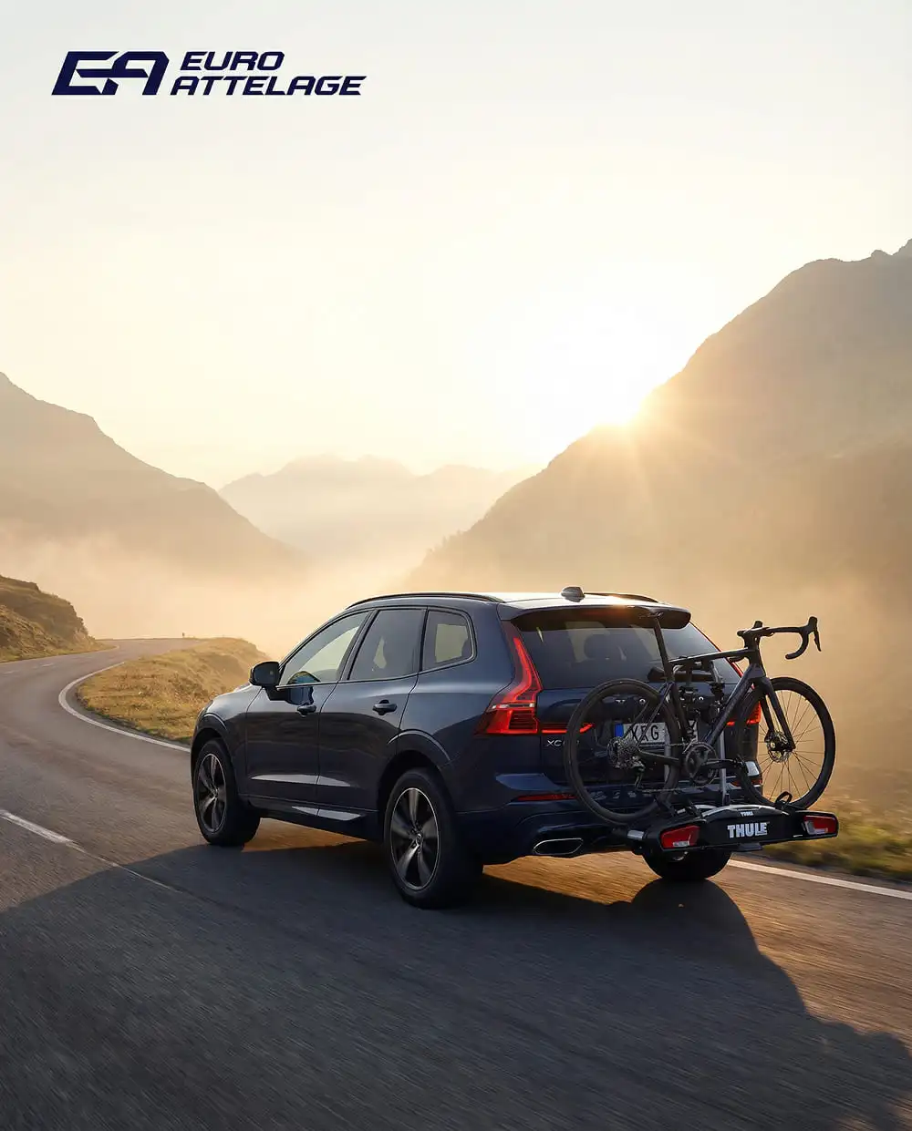Attelage volvoxc60 + porte vélo + vélo de la marque BMC en carbone
