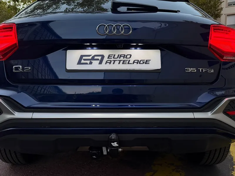 Audi Q2 avec attelage col de cygne, posé à l’atelier Euro-Attelage de Rueil-Malmaison